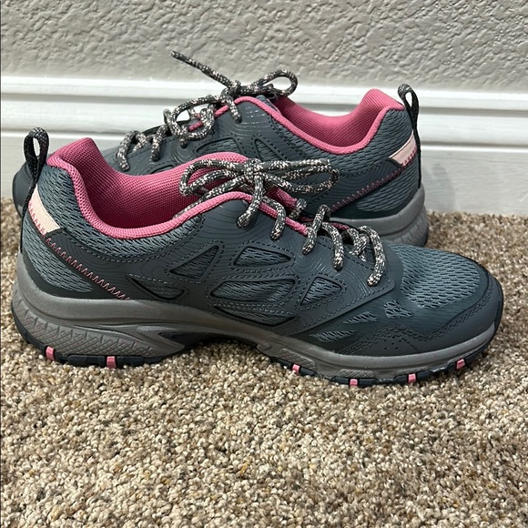 Skechers Gray and Pink Athletic Shoes with Breathable Mesh - Picture 4 of 10